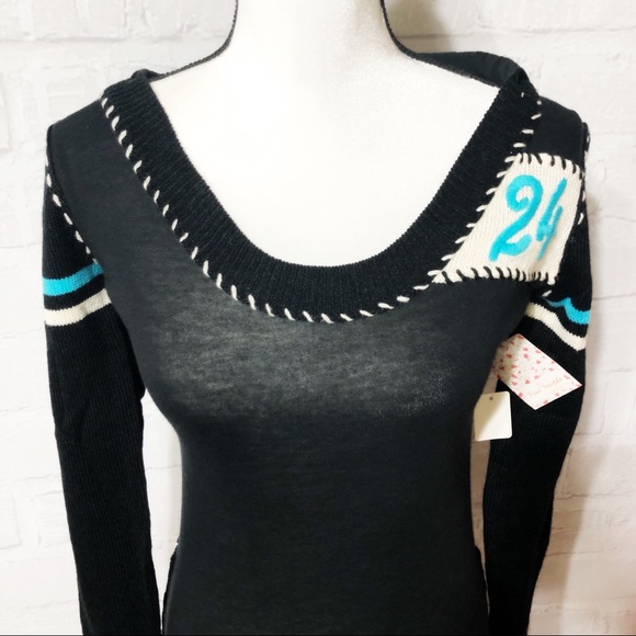 Free People sweater with hood.  H03. - Picture 2 of 8